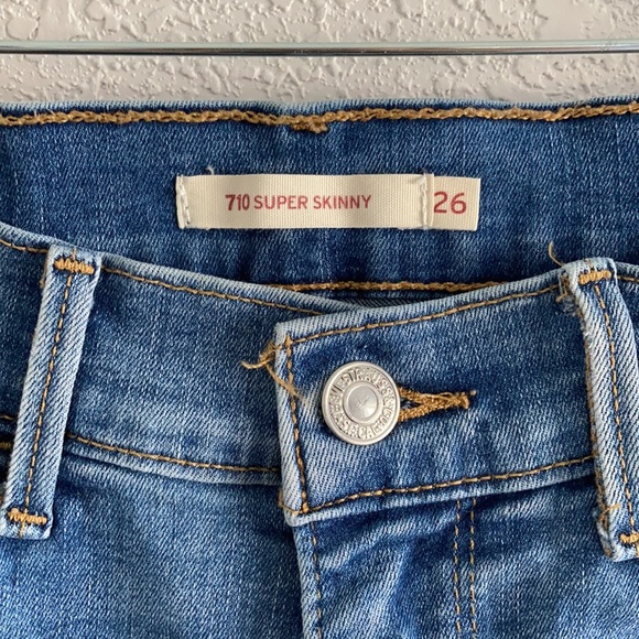 Levi’s Skinny Jeans - Picture 2 of 4